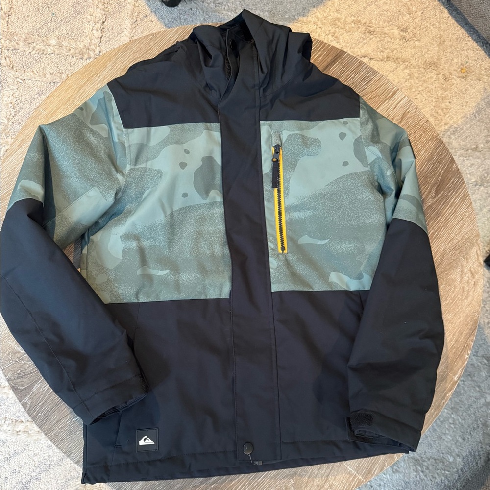 Boys Quicksilver Winter jacket. Barely worn.